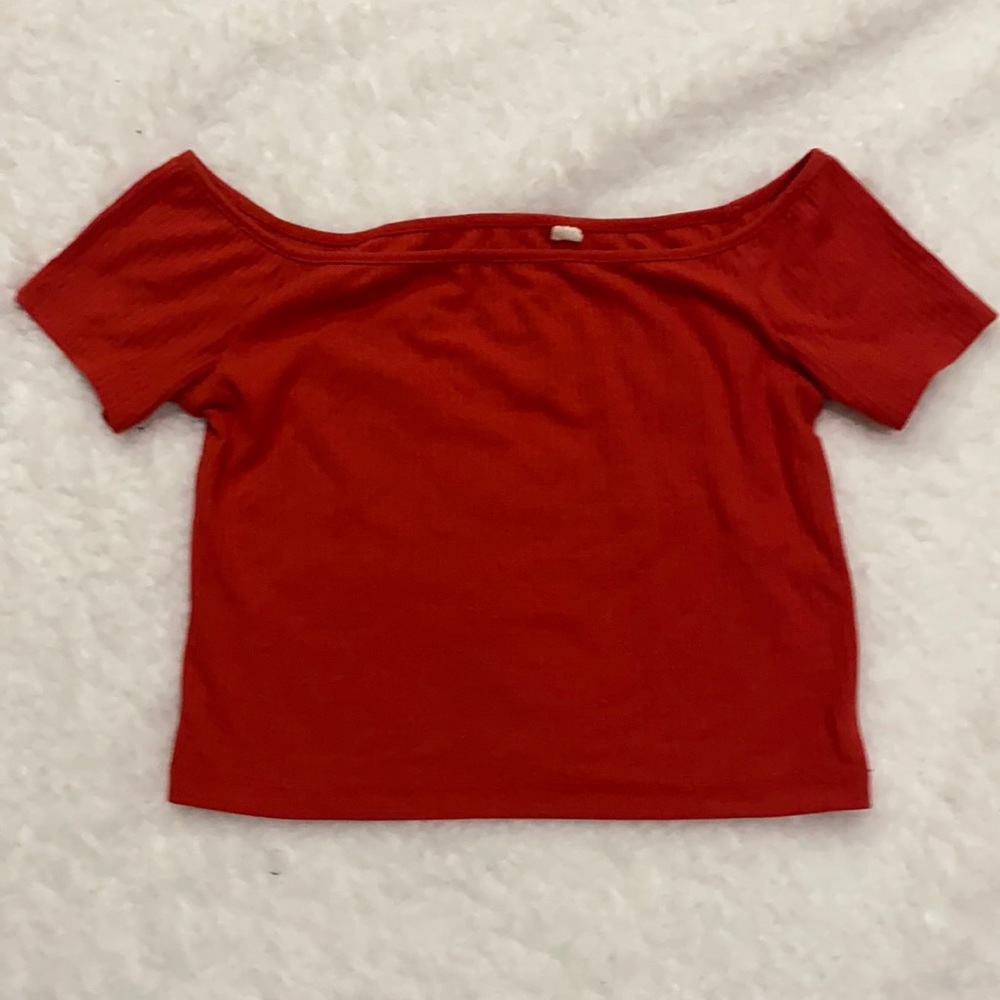 cute red crop top ❣️🤍